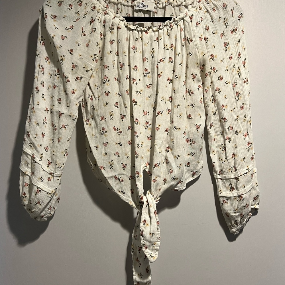 🌟3 for $25🌟 Hollister Juniors Floral Crop Top Front Tie Cream Blouse Top - Picture 3 of 7